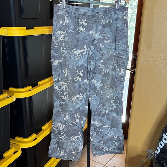 Faded Glory Pants - Vintage Y2K Faded Glory Gray Camouflage Cargo Pants 100% Cotton Size 12